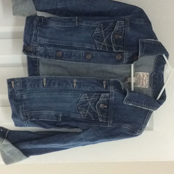 Clothes - Picture 1 of 2